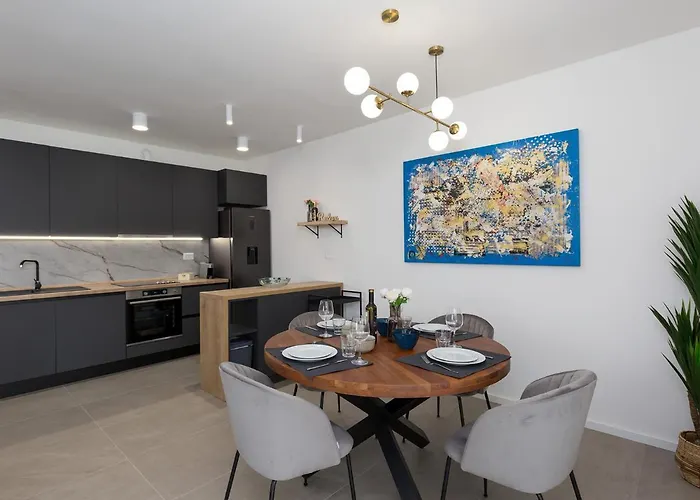 Lemon3 Deluxe アパート