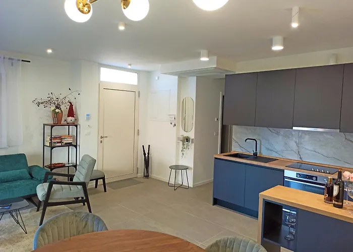 Lemon3 Deluxe アパート